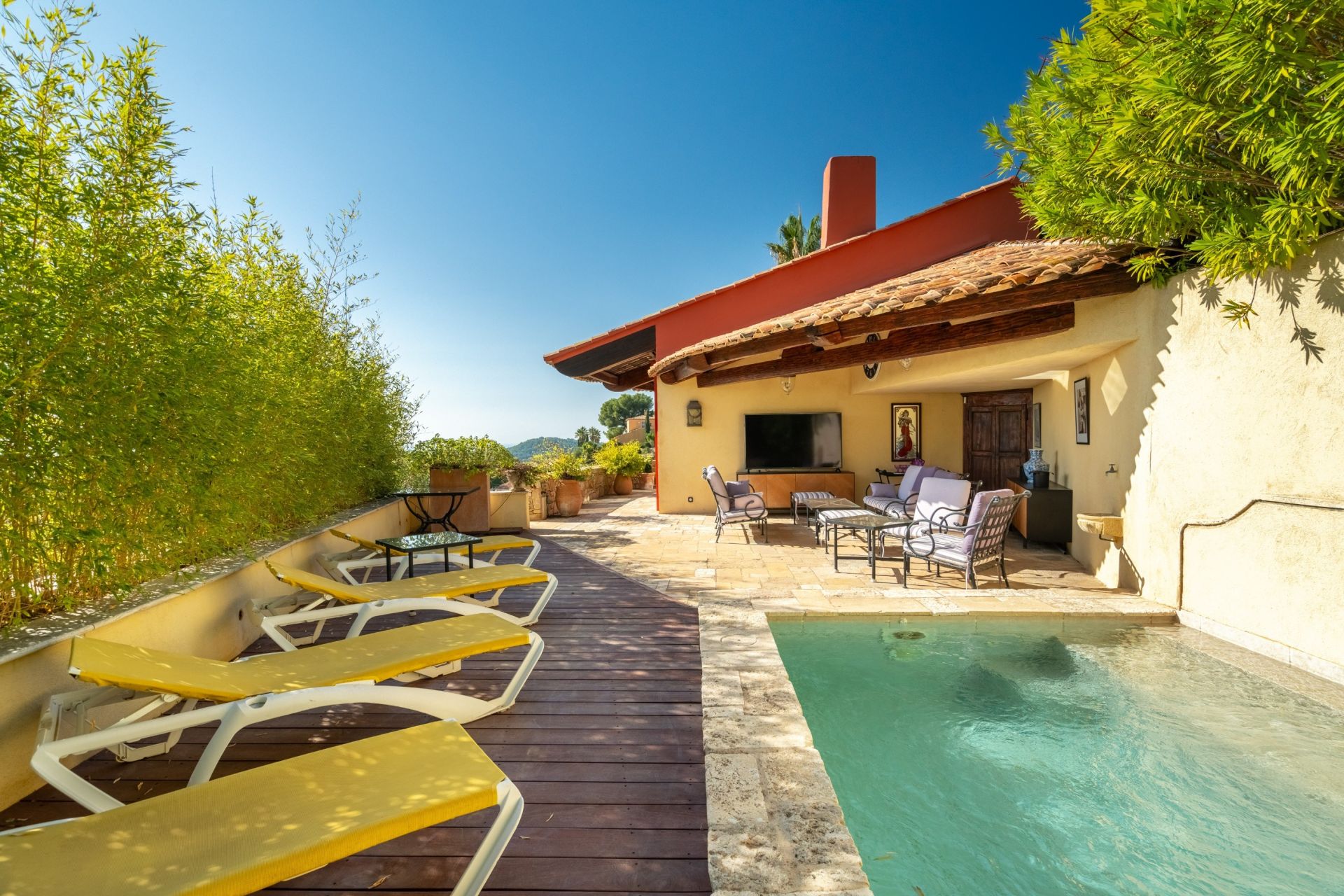 luxury house 7 Rooms for sale on ST CYR SUR MER (83270)